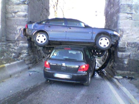 araba, yol, açık hava, sahne içeren bir resimAçıklama otomatik olarak oluşturuldu